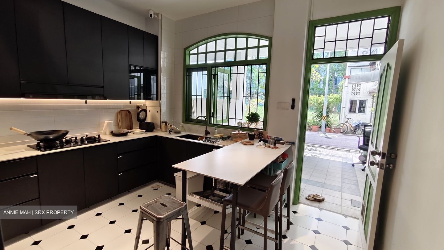 Petain Road (D8), Apartment #582342781